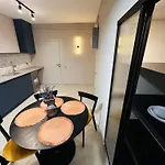 Apartman Freedom In The Heart Of - Balabana Str And Svoboda Avenue