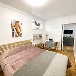 Freedom In The Heart Of - Balabana Str And Svoboda Avenue Apartman *