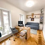 Apartman Freedom In The Heart Of - Balabana Str And Svoboda Avenue *