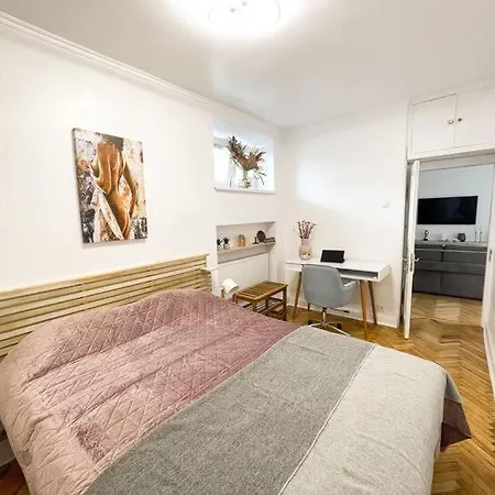Freedom In The Heart Of - Balabana Str And Svoboda Avenue Апартаменти *